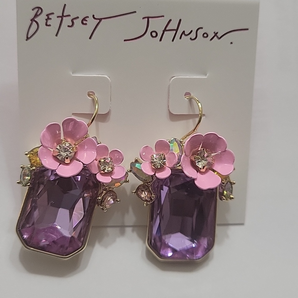 BETSEY JOHNSON FLOWER GEM CLUSTER STONE EARRINGS